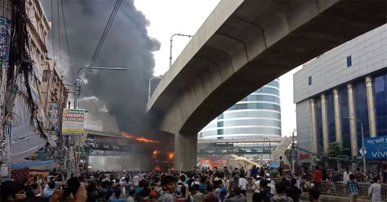 কোটা আন্দোলনকারীদের দখলে মিরপুর ১০: উত্তেজনার চরমে